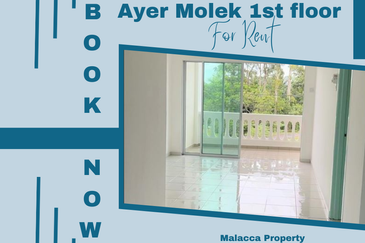 Facing Main Road 1st Floor Shop 3 Room Tambak Paya Harmoni Ayer Molek