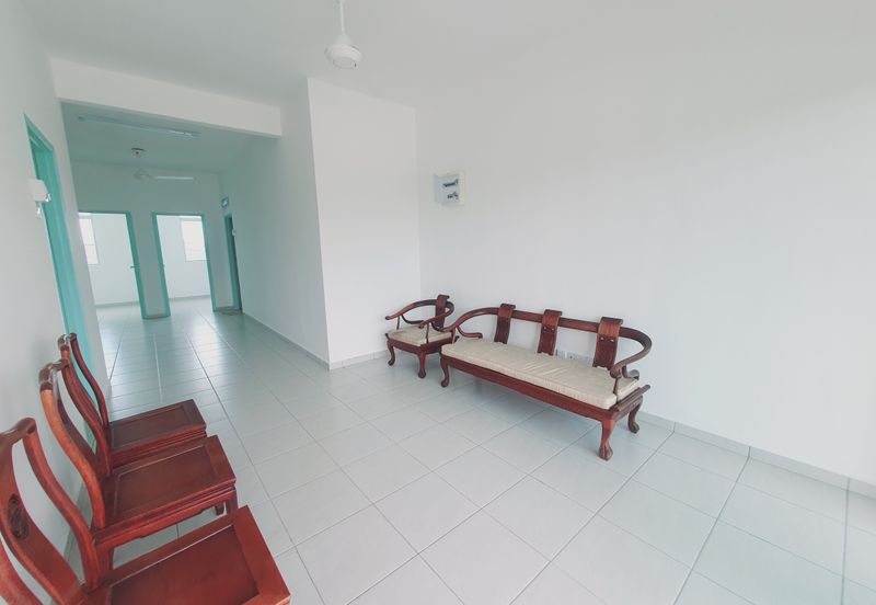 Facing Main Road 1st Floor Shop 3 Room Tambak Paya Harmoni Ayer Molek