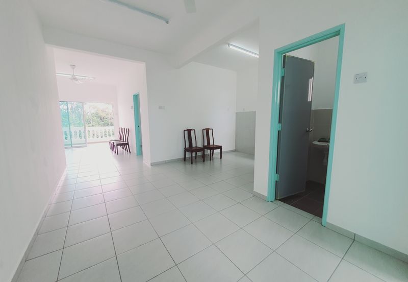 Facing Main Road 1st Floor Shop 3 Room Tambak Paya Harmoni Ayer Molek