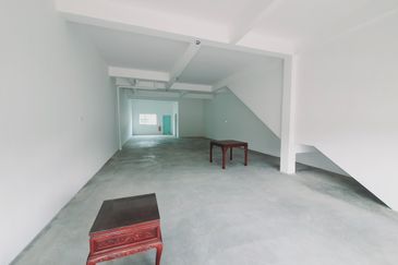 Facing Main Road New Shop Ground Floor Tambak Paya Harmoni Ayer Molek