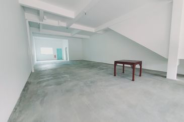 Facing Main Road New Shop Ground Floor Tambak Paya Harmoni Ayer Molek