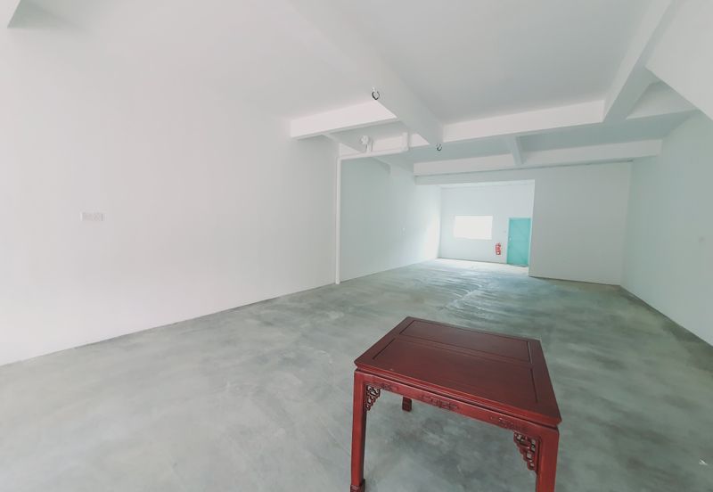 Facing Main Road New Shop Ground Floor Tambak Paya Harmoni Ayer Molek