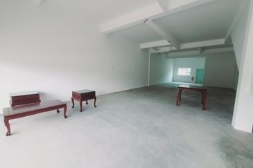 Facing Main Road New Shop Ground Floor Tambak Paya Harmoni Ayer Molek