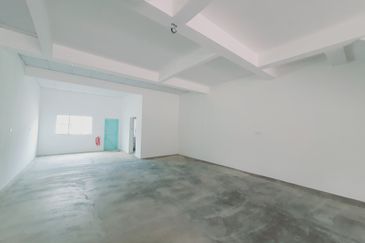 Facing Main Road New Shop Ground Floor Tambak Paya Harmoni Ayer Molek