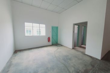 Facing Main Road New Shop Ground Floor Tambak Paya Harmoni Ayer Molek