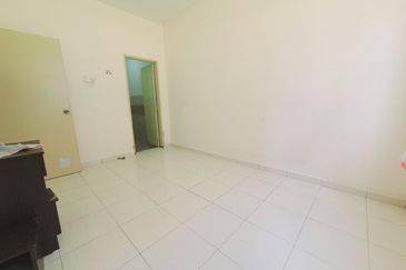 Ground Floor Good Price Pangsapuri Sutera Wangi Batu Berendam