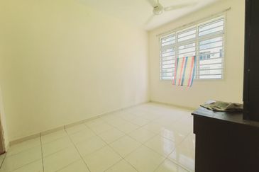 Ground Floor Good Price Pangsapuri Sutera Wangi Batu Berendam