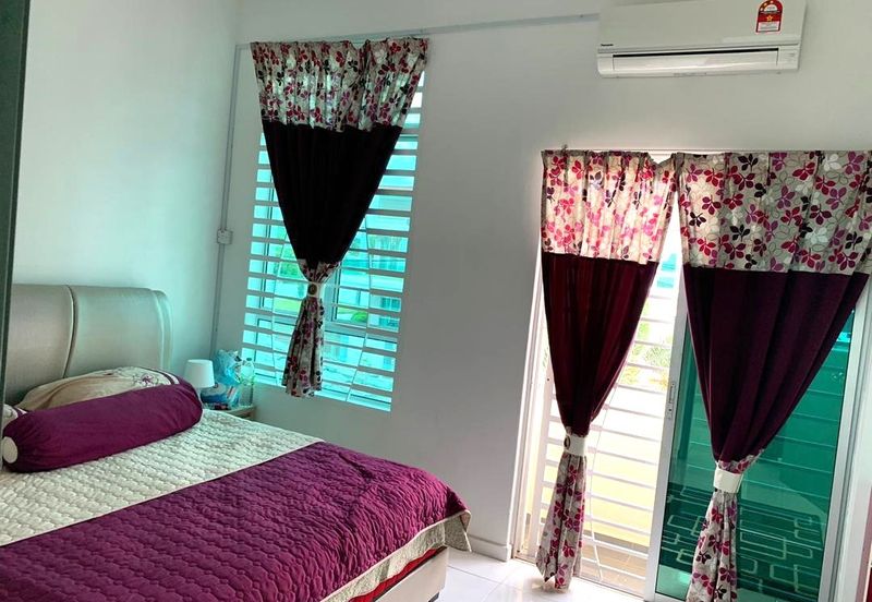 Fully Furnish Nice 2 Sty Terrace House Cheng Setia