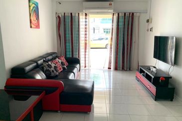 Fully Furnish Nice 2 Sty Terrace House Cheng Setia
