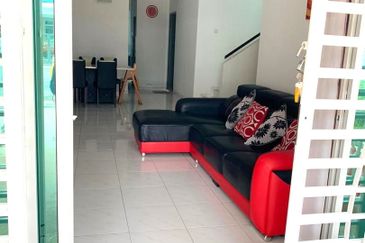 Fully Furnish Nice 2 Sty Terrace House Cheng Setia
