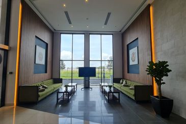 Brand New Facility Swimming Pool Amber Cove Residence Kota Laksamana