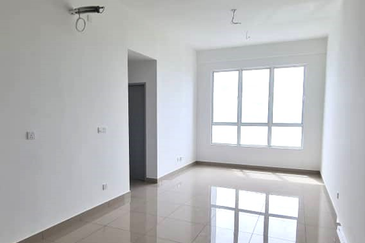 Brand New Facility Swimming Pool Amber Cove Residence Kota Laksamana