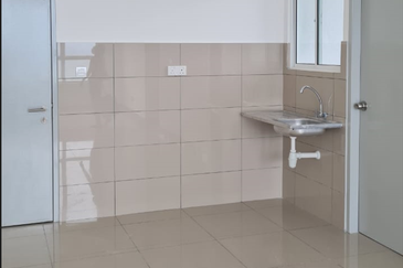 Brand New Facility Swimming Pool Amber Cove Residence Kota Laksamana