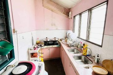 Nice & Big 1646 sq.ft 2 Sty Terrace House Desa Cheng Perdana