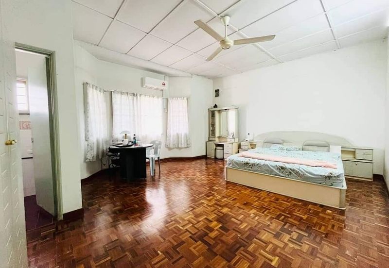 Nice & Big 1646 sq.ft 2 Sty Terrace House Desa Cheng Perdana