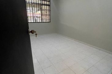 Whole House Fully Renovated 1 Sty Terrace Angkasa Nuri Batu Berendam