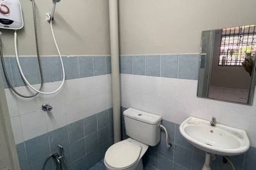 Whole House Fully Renovated 1 Sty Terrace Angkasa Nuri Batu Berendam