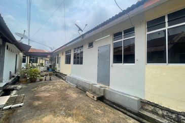 Whole House Fully Renovated 1 Sty Terrace Angkasa Nuri Batu Berendam