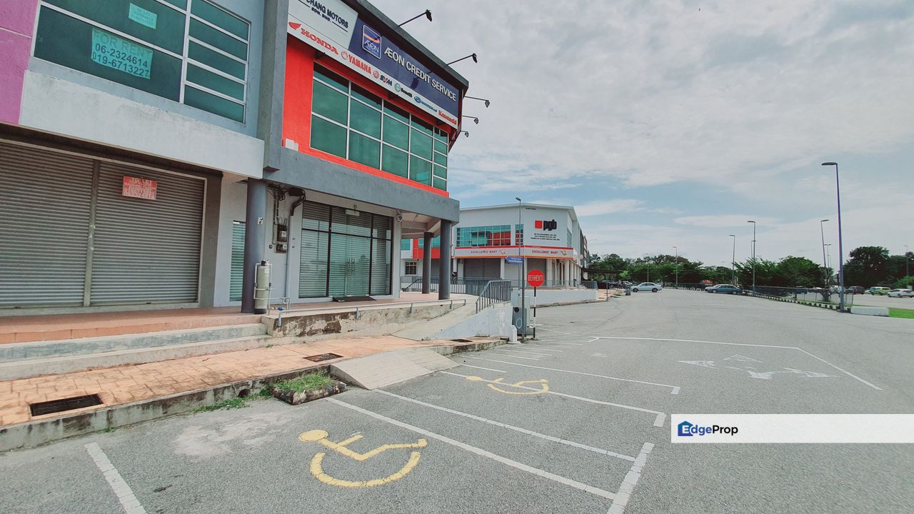 Lower Rental 1st Floor Shop Office Gangsa Avenue Batu Berendam, Melaka, Batu Berendam