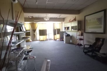 Facing AMJ Main Road Highway 2 Sty Shop Semabok Perdana GH Hospital