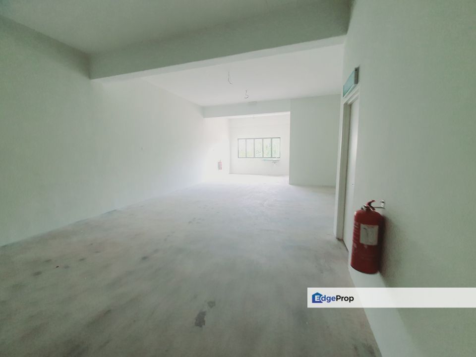 Facing Main Road Low rental 1st Floor Shop Office One Krubong , Melaka, Krubong