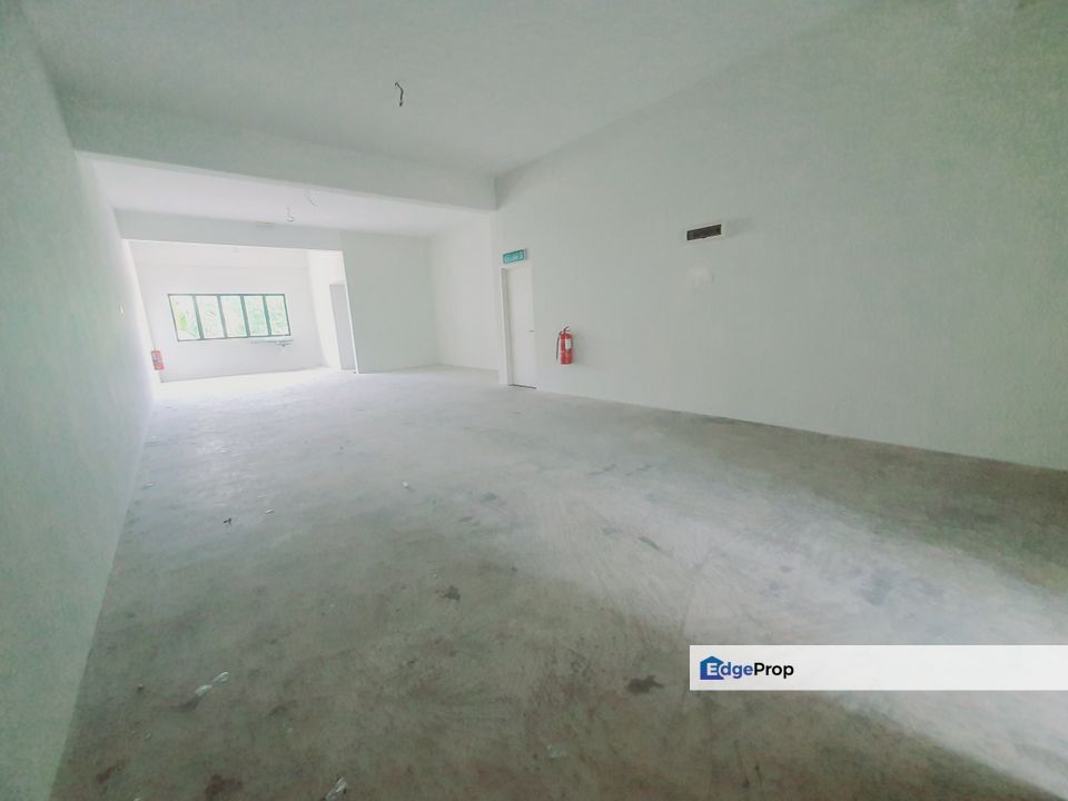 Facing Main Road Low rental 1st Floor Shop Office One Krubong , Melaka, Krubong