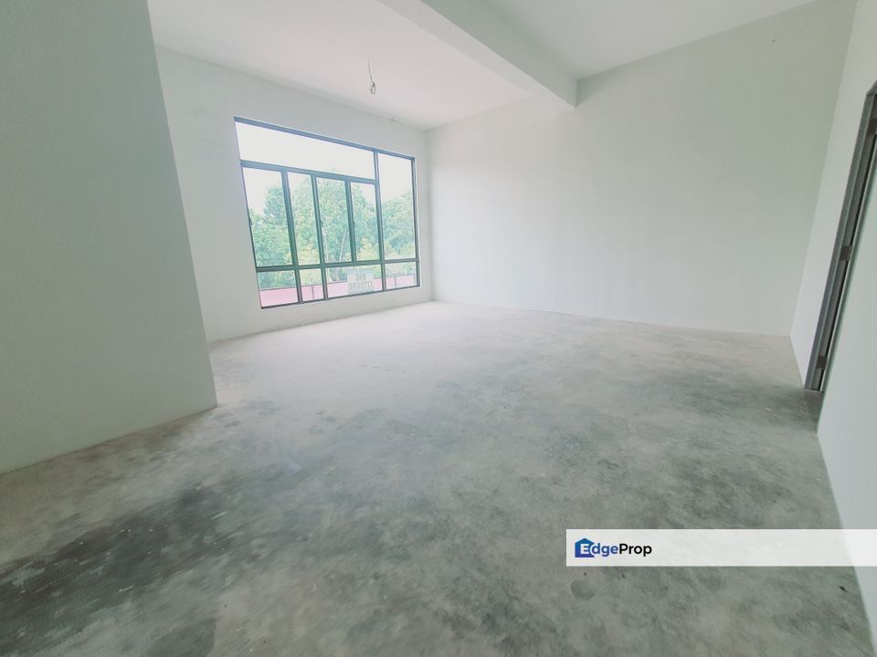 Facing Main Road Low rental 1st Floor Shop Office One Krubong , Melaka, Krubong