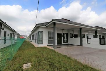 Nice Fully Furnish Single Sty Semi D Padang Temu Permata Ujong Pasir