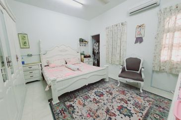 Renovated End Lot 2 Teres Desa Jaya Bukit Baru