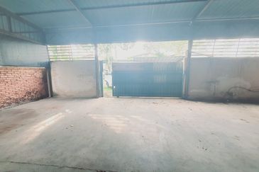 Big Factory Taman Tamby Chik Karim Batu Berendam