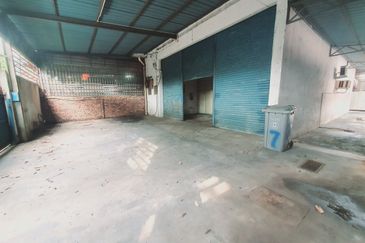 Big Factory Taman Tamby Chik Karim Batu Berendam