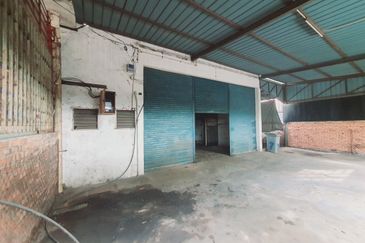 Big Factory Taman Tamby Chik Karim Batu Berendam