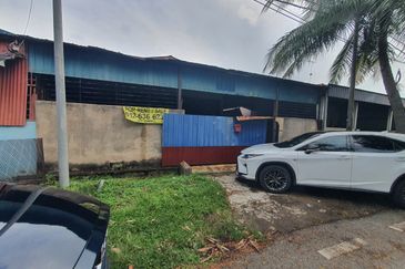 Big Factory Taman Tamby Chik Karim Batu Berendam