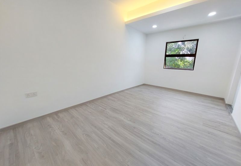 End Lot Fully Renovated Freehold 2 Sty Terrace Megah Bukit Beruang MMU