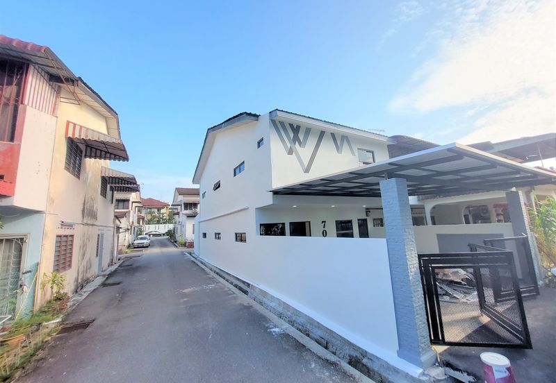 End Lot Fully Renovated Freehold 2 Sty Terrace Megah Bukit Beruang MMU