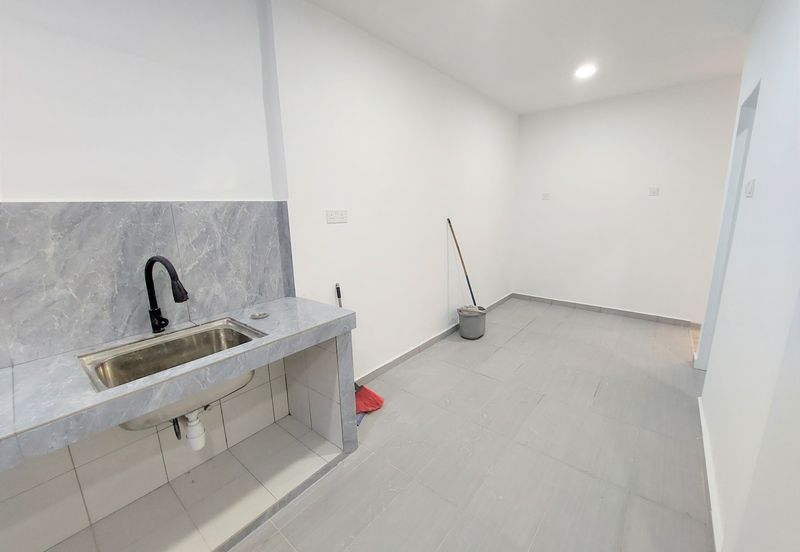 End Lot Fully Renovated Freehold 2 Sty Terrace Megah Bukit Beruang MMU