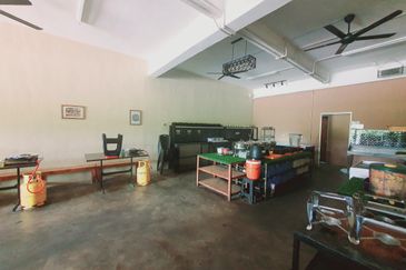 FREEHOLD Face Main Road 2 Sty Shop 22 x 74 Gangsa Avenue Batu Berendam