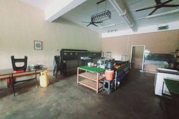 FREEHOLD Face Main Road 2 Sty Shop 22 x 74 Gangsa Avenue Batu Berendam