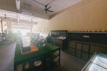 FREEHOLD Face Main Road 2 Sty Shop 22 x 74 Gangsa Avenue Batu Berendam