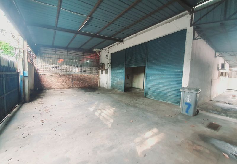 Low Price Big Factory 3200 sq.ft Taman Thamby Chik Karim Batu Berendam