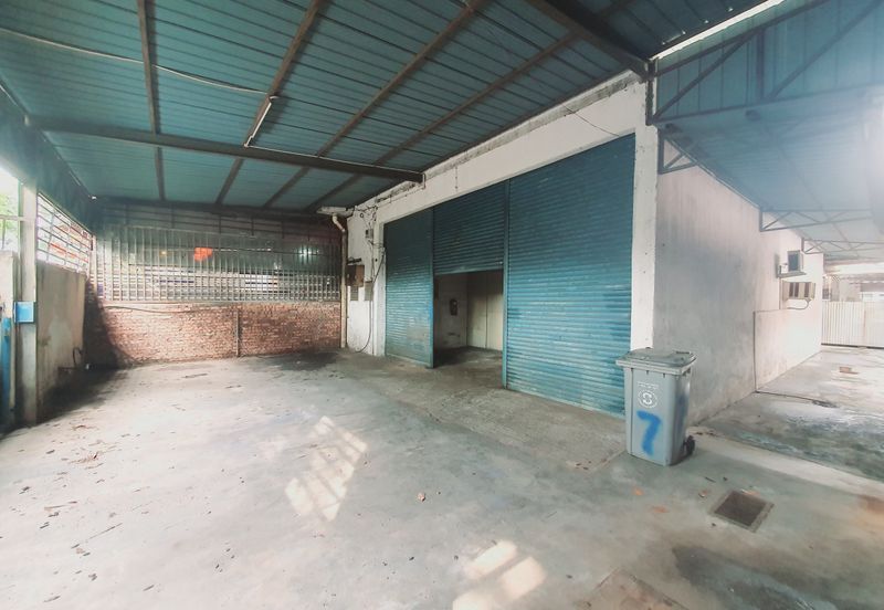 Low Price Big Factory 3200 sq.ft Taman Thamby Chik Karim Batu Berendam
