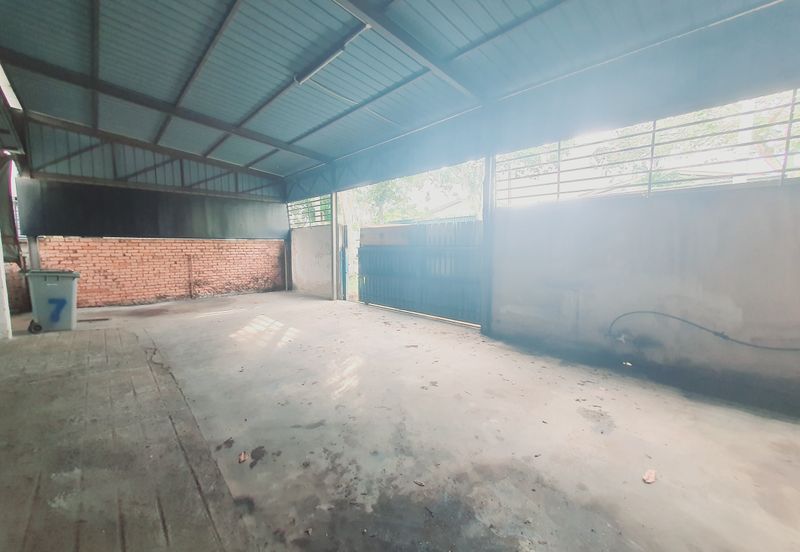 Low Price Big Factory 3200 sq.ft Taman Thamby Chik Karim Batu Berendam