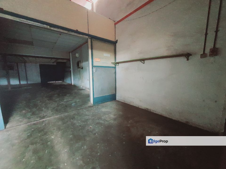 Low Price Big Factory 3200 sq.ft Taman Thamby Chik Karim Batu Berendam, Melaka, Batu Berendam
