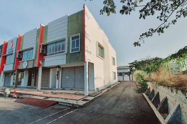 Below Value 4% Freehold Face Main Road Paya Rumput Perdana Cheng