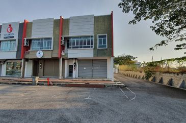 Below Value 4% Freehold Face Main Road Paya Rumput Perdana Cheng