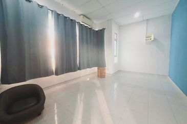 Below Value 4% Freehold Face Main Road Paya Rumput Perdana Cheng