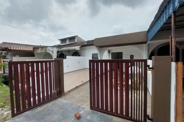 Nice New Renovate 1 Sty Teres House Merdeka CTRM Infineon Batu Berendam