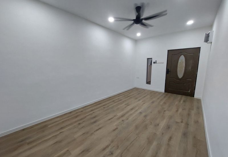 Nice New Renovate 1 Sty Teres House Merdeka CTRM Infineon Batu Berendam