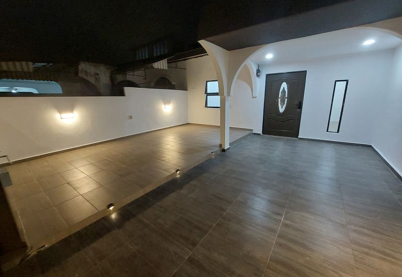 Nice New Renovate 1 Sty Teres House Merdeka CTRM Infineon Batu Berendam