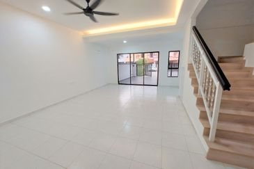 24hr Security Fully Renovated 2 Sty Terrace Ozana Impian Ayer Keroh 